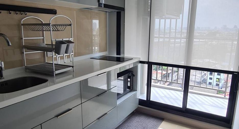À louer et à vendre 3 chambres condo à Phaya Thai, Bangkok
