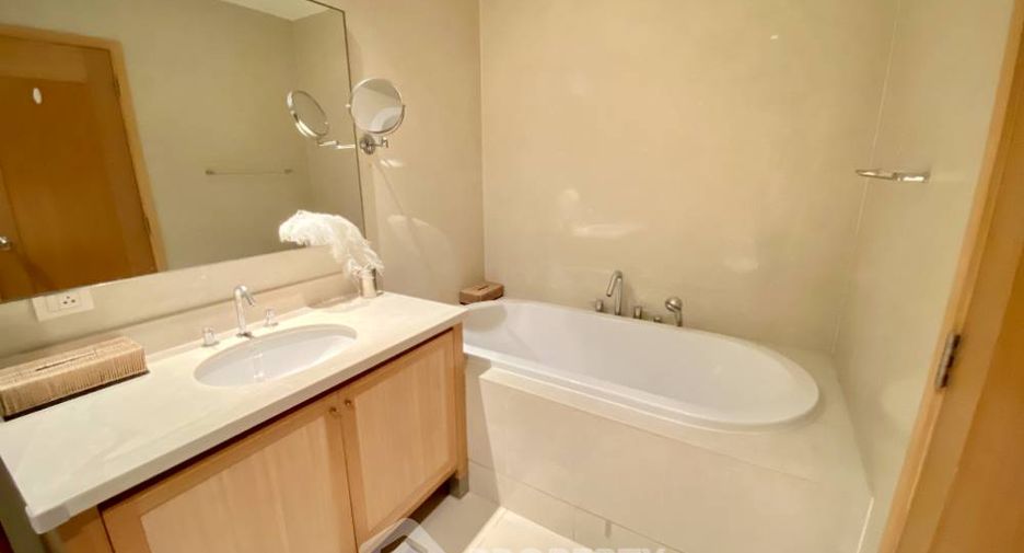 For sale 1 bed condo in Khlong Toei, Bangkok