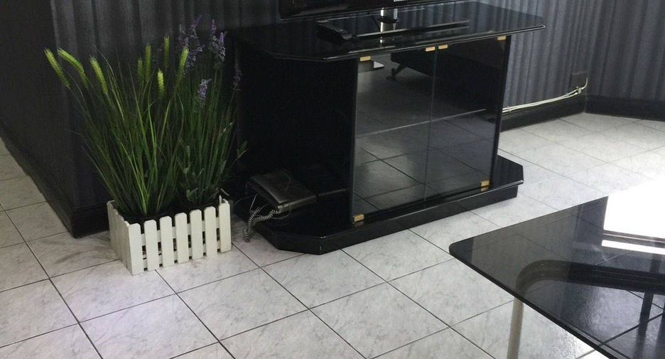 For sale 2 bedrooms condo in Khlong Toei, Bangkok