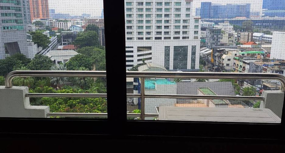 For sale 1 bed condo in Khlong Toei, Bangkok