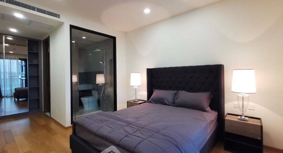 For sale 3 bedrooms condo in Khlong Toei, Bangkok