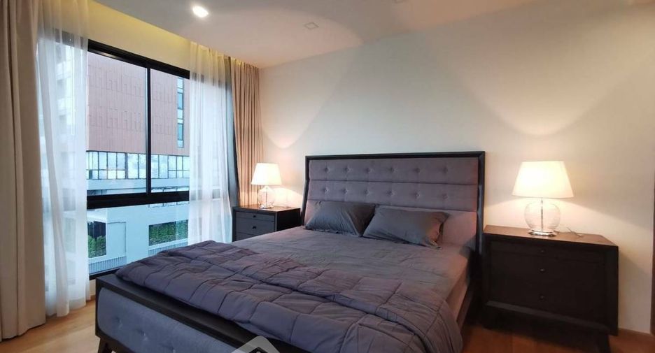 For sale 3 bedrooms condo in Khlong Toei, Bangkok
