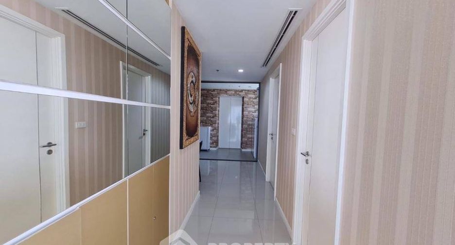 For sale 2 bedrooms condo in Yan Nawa, Bangkok