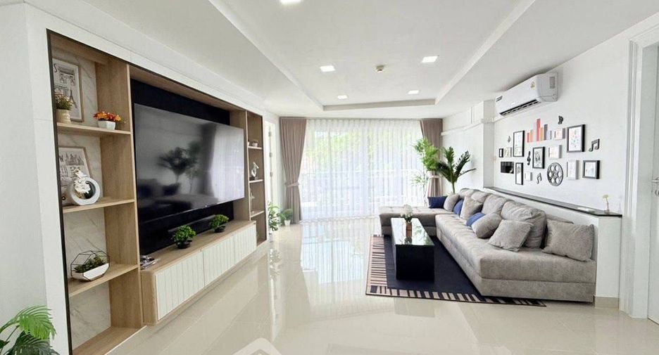 For sale 3 bedrooms condo in Pratumnak, Pattaya