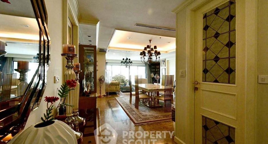 For sale 3 bedrooms condo in Sathon, Bangkok