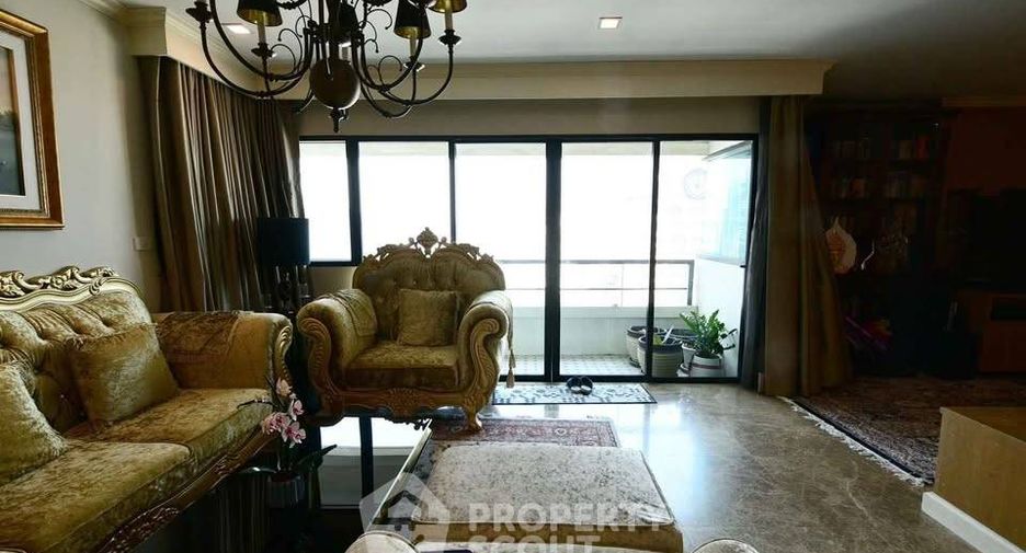 For sale 3 bedrooms condo in Sathon, Bangkok