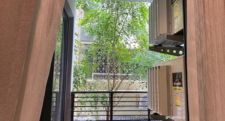 For rent and for sale 1 bed condo in Watthana, Bangkok