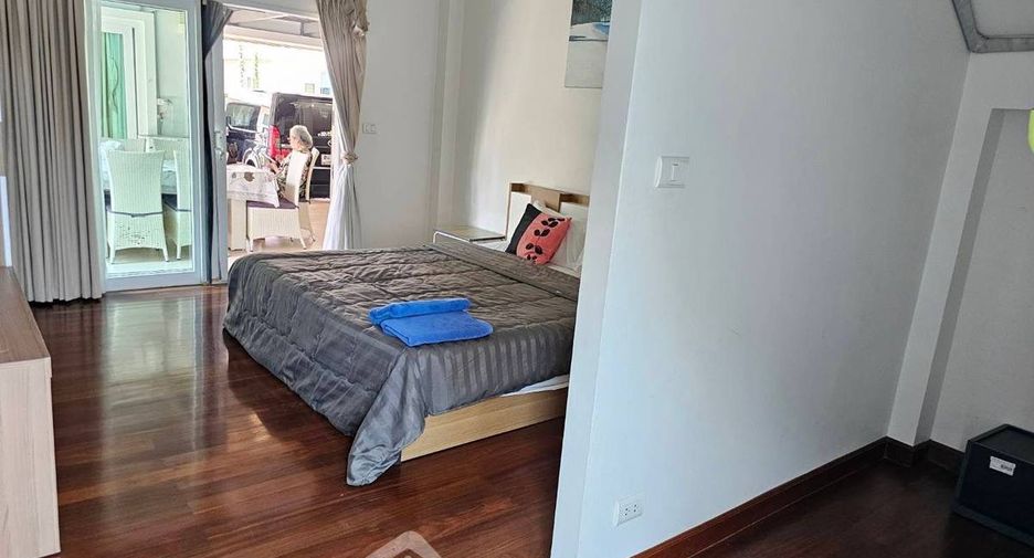 For sale 4 bedrooms villa in North Pattaya, Pattaya
