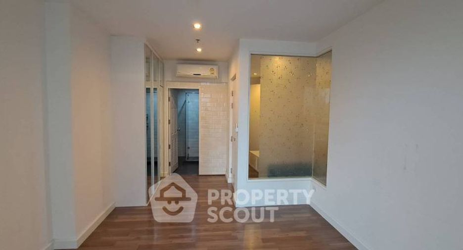 For sale 1 bed condo in Thon Buri, Bangkok