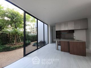 For sale 4 bedrooms house in Bang Kapi, Bangkok