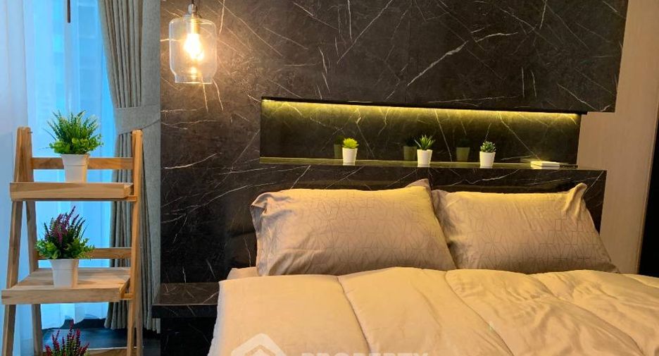 For sale 2 bedrooms condo in Huai Khwang, Bangkok
