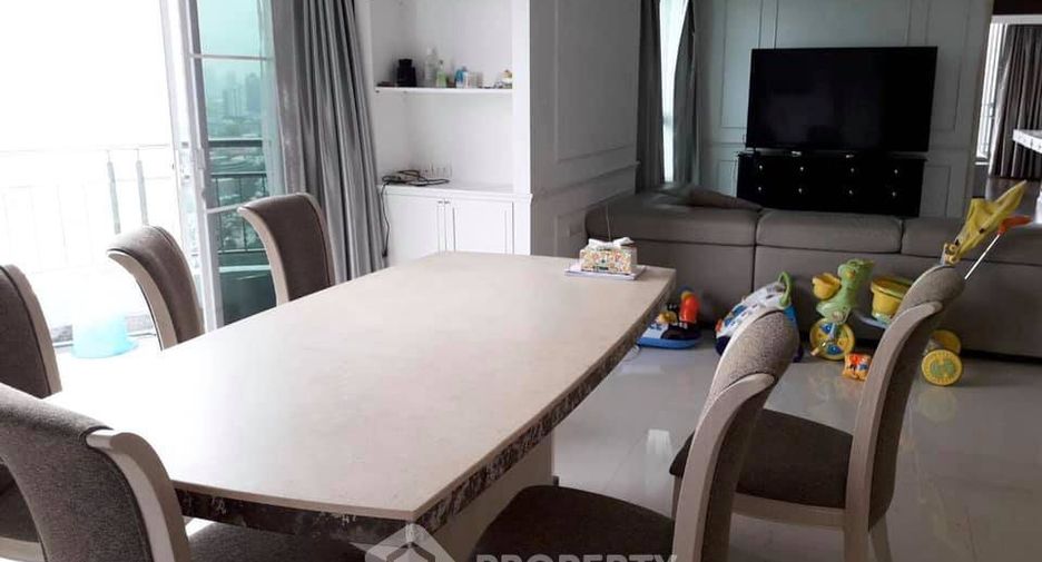 For sale 2 bedrooms condo in Yan Nawa, Bangkok