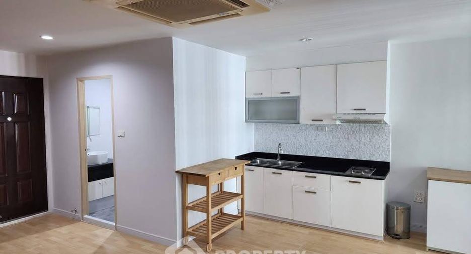 For sale 1 bed condo in Watthana, Bangkok