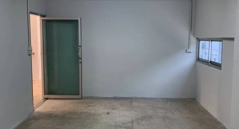 For rent warehouse in Khlong Sam Wa, Bangkok