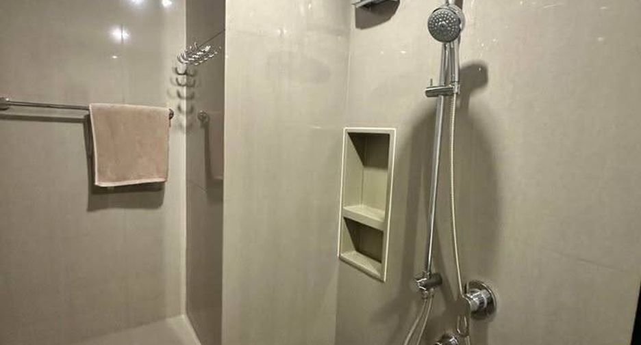For sale 1 bed condo in Khlong Toei, Bangkok