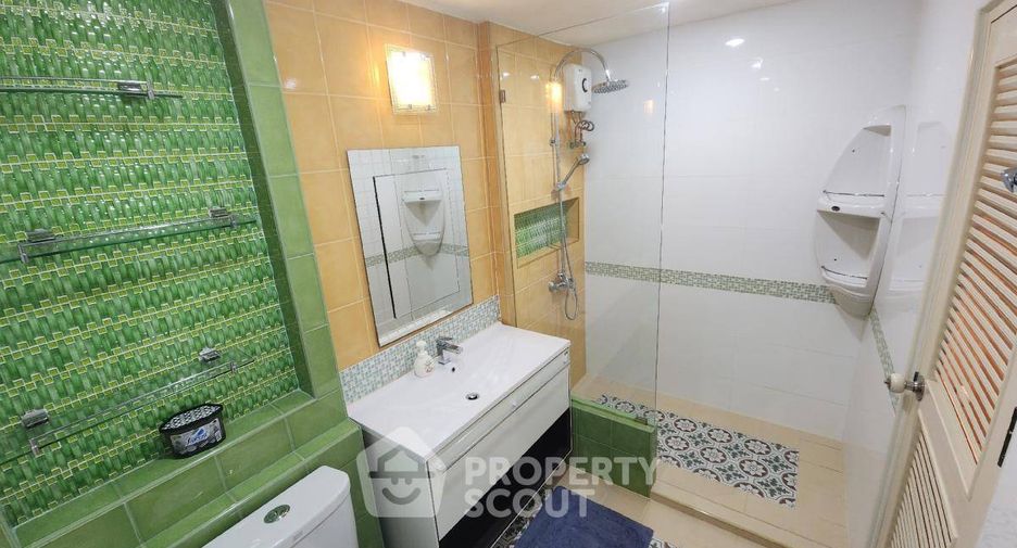 Condo en venta de 2 habitaciones en Watthana, Bangkok