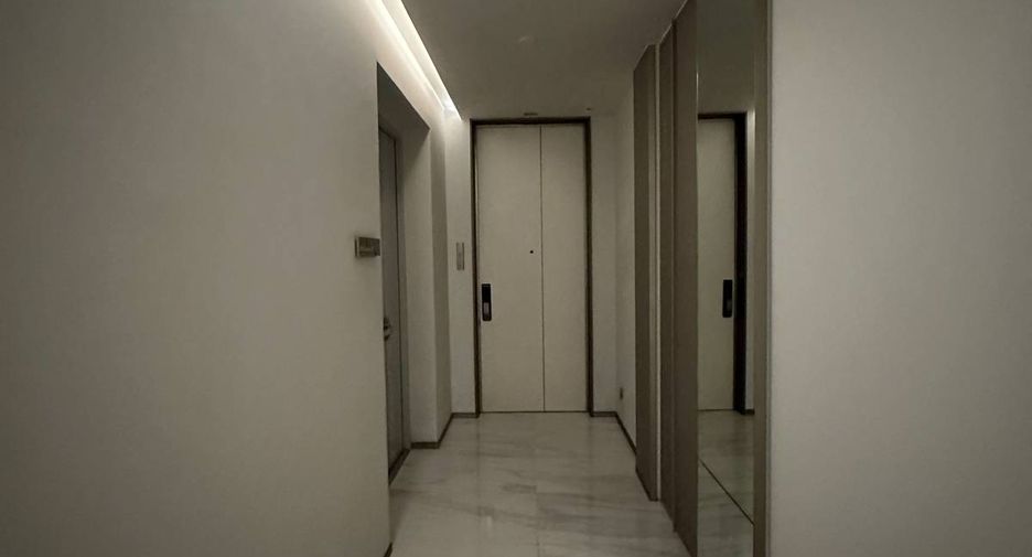 For sale 2 bedrooms condo in Khlong Toei, Bangkok