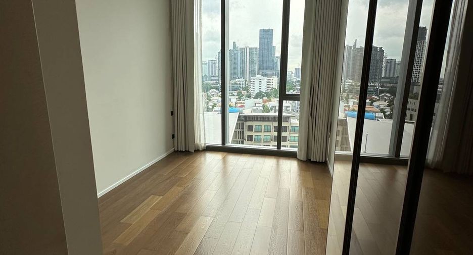 For sale 2 bedrooms condo in Khlong Toei, Bangkok