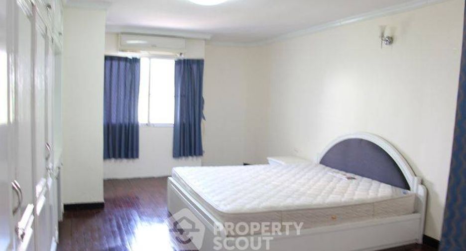 For sale 3 bedrooms condo in Khlong Toei, Bangkok