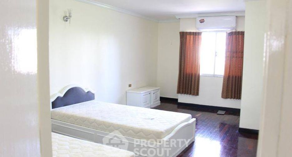 For sale 3 bedrooms condo in Khlong Toei, Bangkok