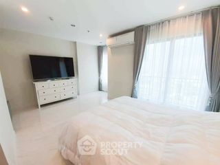 For sale 3 bedrooms condo in Watthana, Bangkok