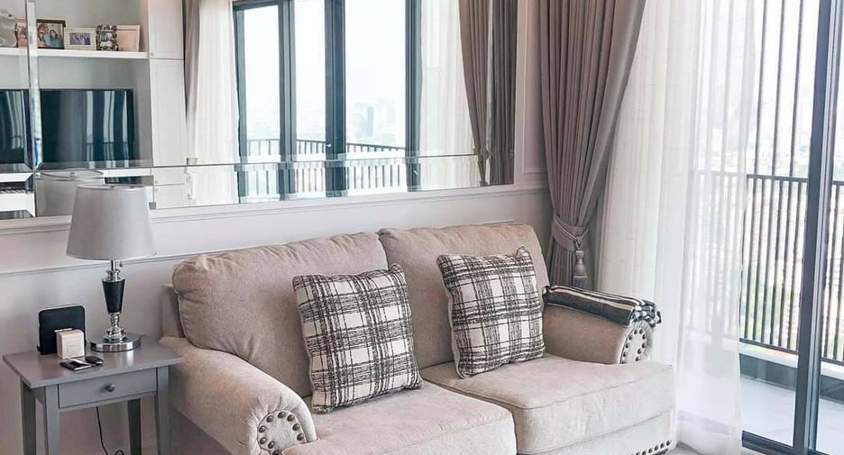 For sale 3 bedrooms condo in Watthana, Bangkok