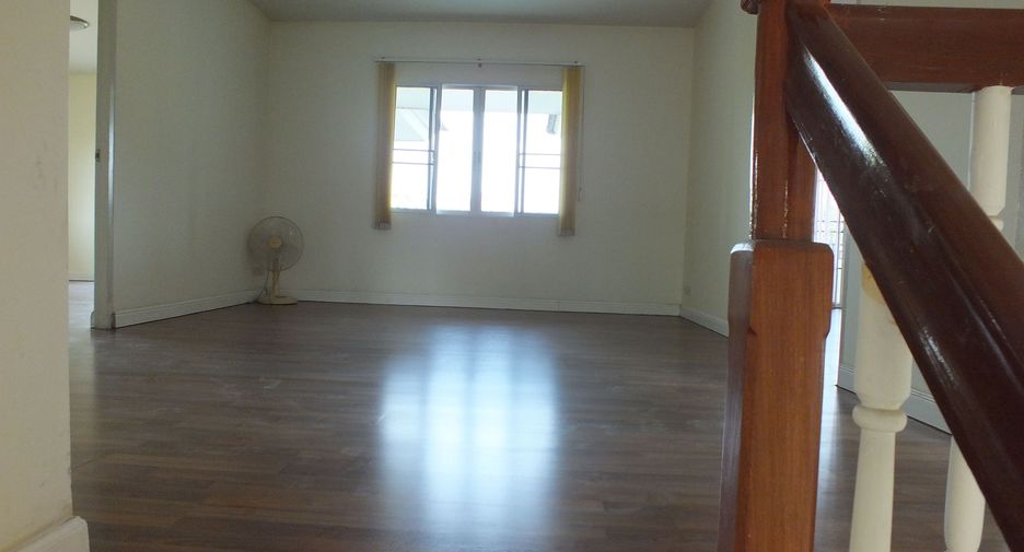 For rent 5 bedrooms house in Doi Saket, Chiang Mai