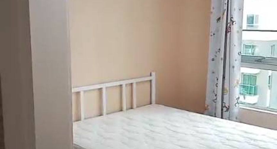 For sale 3 bedrooms condo in Huai Khwang, Bangkok