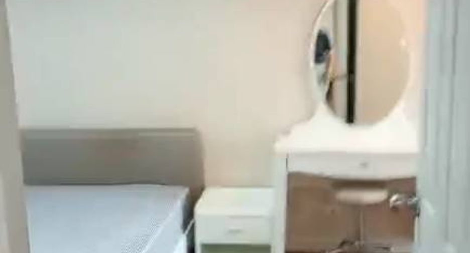 For sale 3 bedrooms condo in Huai Khwang, Bangkok