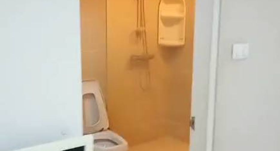 For sale 3 bedrooms condo in Huai Khwang, Bangkok