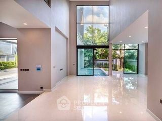For sale 5 bedrooms house in Lak Si, Bangkok