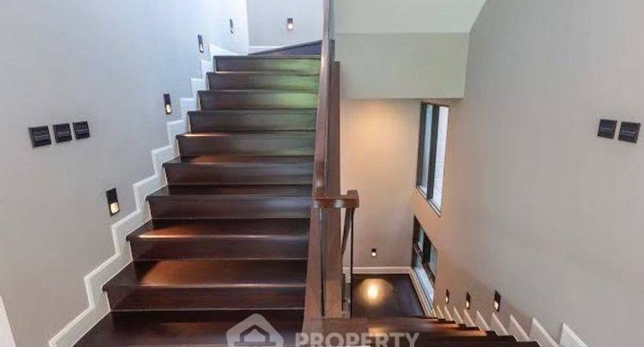 For sale 5 bedrooms house in Lak Si, Bangkok