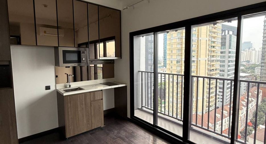 For sale 2 bedrooms condo in Watthana, Bangkok