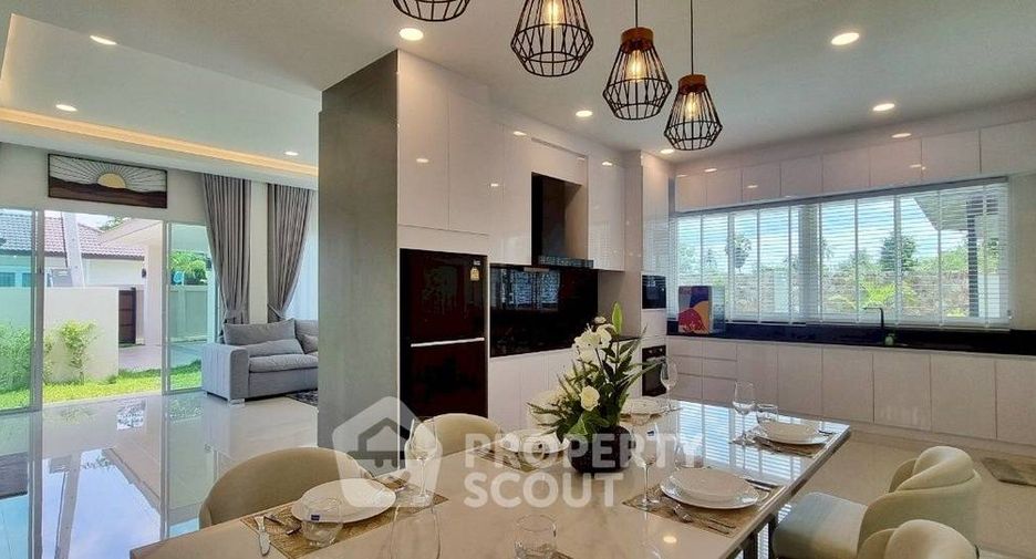 For sale 3 bedrooms villa in Huay Yai, Pattaya
