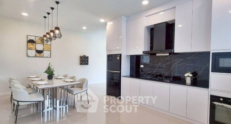 For sale 3 bedrooms villa in Huay Yai, Pattaya