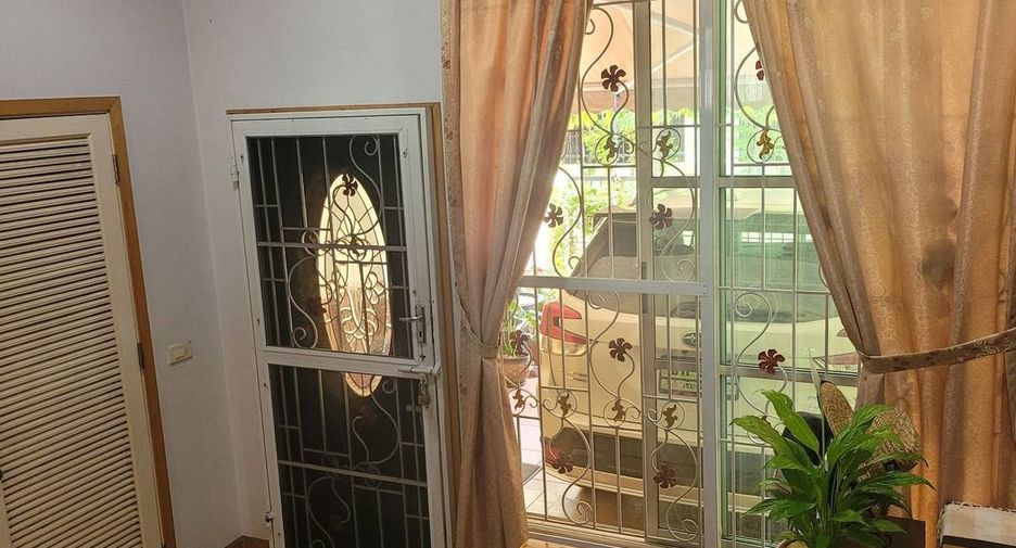 Продажа 3 спальни таунхаус в Суан Луанг, Бангкок