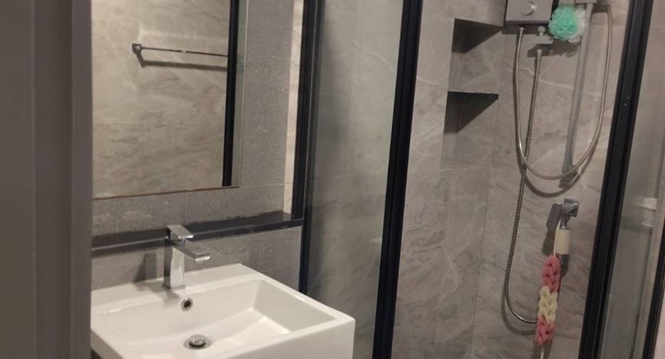 For sale 2 bedrooms condo in Watthana, Bangkok