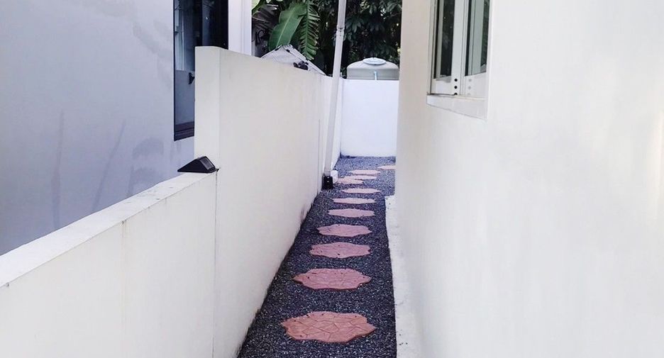 For sale 3 bedrooms house in Lat Krabang, Bangkok