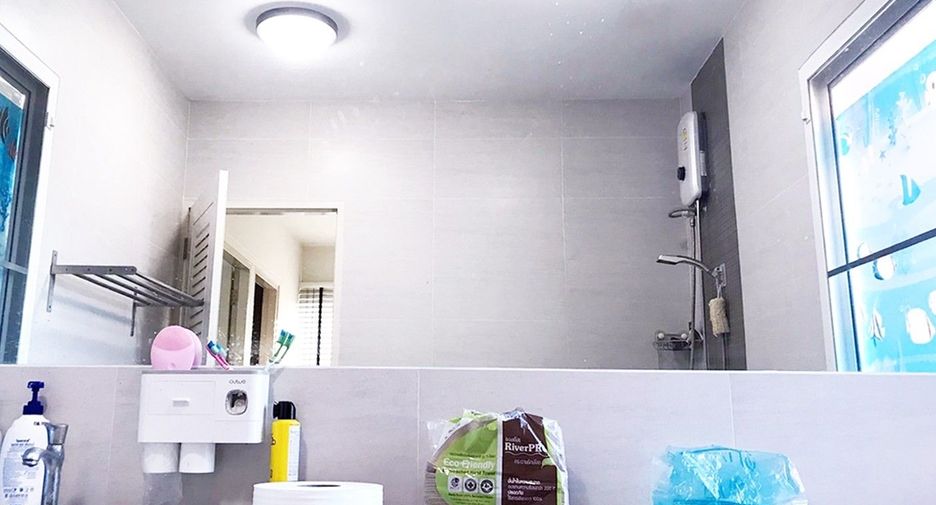 For sale 3 bedrooms house in Lat Krabang, Bangkok