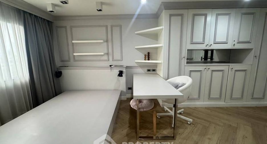 For sale 1 bed condo in Yan Nawa, Bangkok