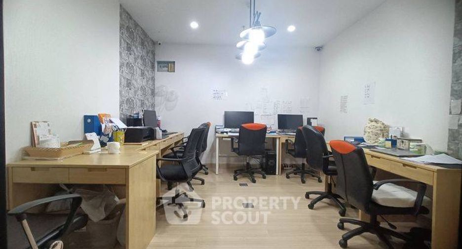 For sale 3 bedrooms condo in Thon Buri, Bangkok