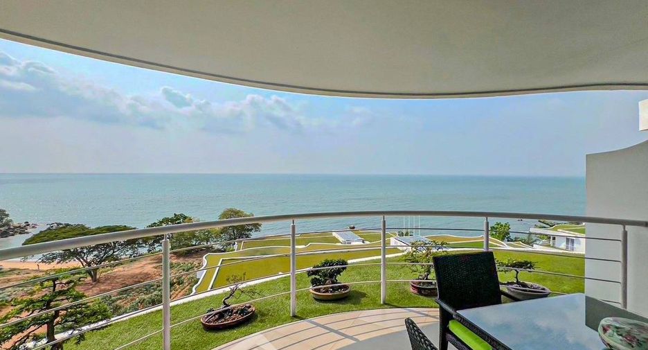 For sale 3 bedrooms condo in Na Jomtien, Pattaya