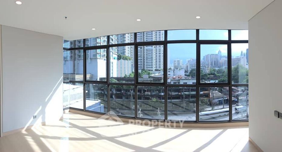 For sale 2 bedrooms condo in Watthana, Bangkok