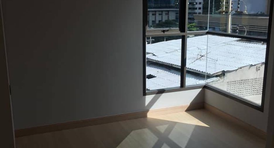 For sale 2 bedrooms condo in Watthana, Bangkok