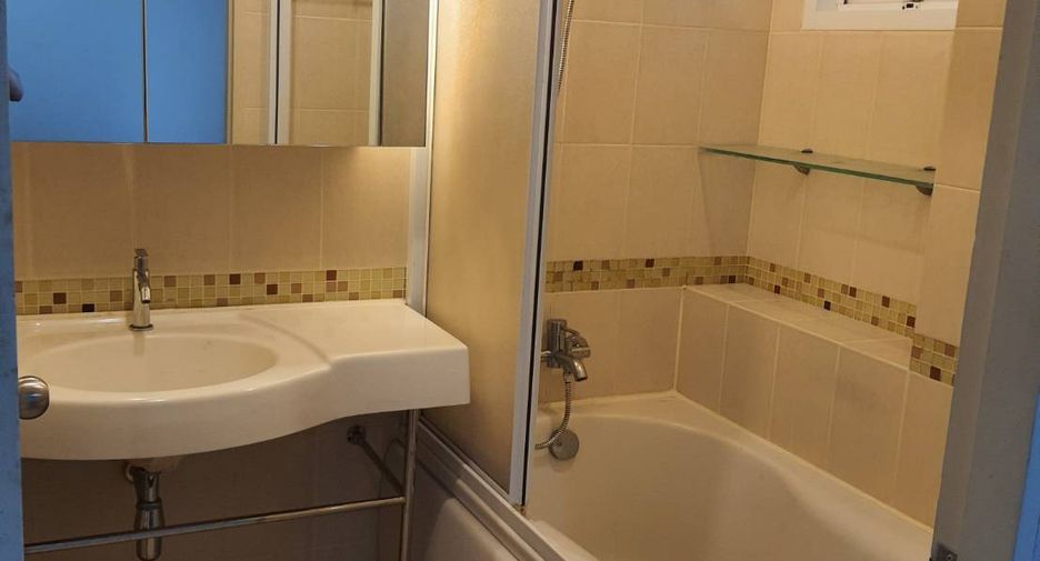 For sale 1 bed condo in Huai Khwang, Bangkok