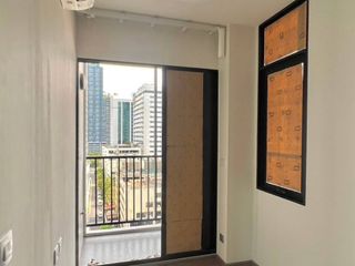 Продажа 1 кровать кондо в Ратчатхещи, Бангкок