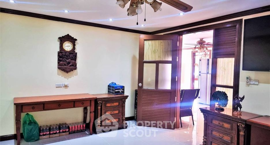 For rent and for sale 3 bedrooms condo in Pratumnak, Pattaya