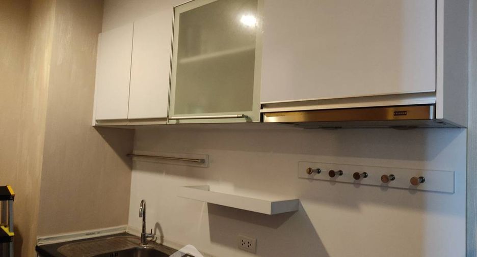 For sale 1 bed condo in Yan Nawa, Bangkok