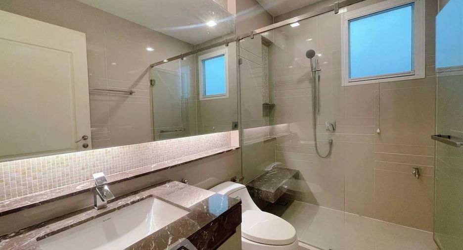 For rent and for sale 4 bedrooms house in Bang Phli, Samut Prakan