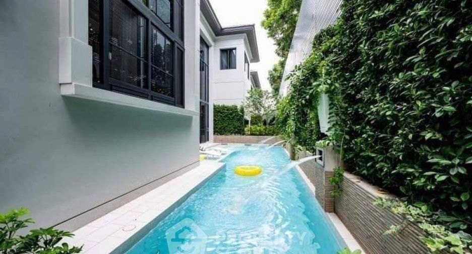 For sale 4 bedrooms house in Bang Kapi, Bangkok